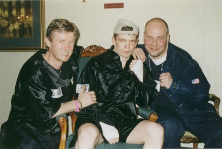 Михаил Козловский, Юрий Форман и промоутер Луи Дибелла после боя с Альмертой.